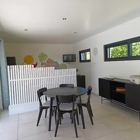 Freires - T0 Com Piscina Na Benedita Dağ evi